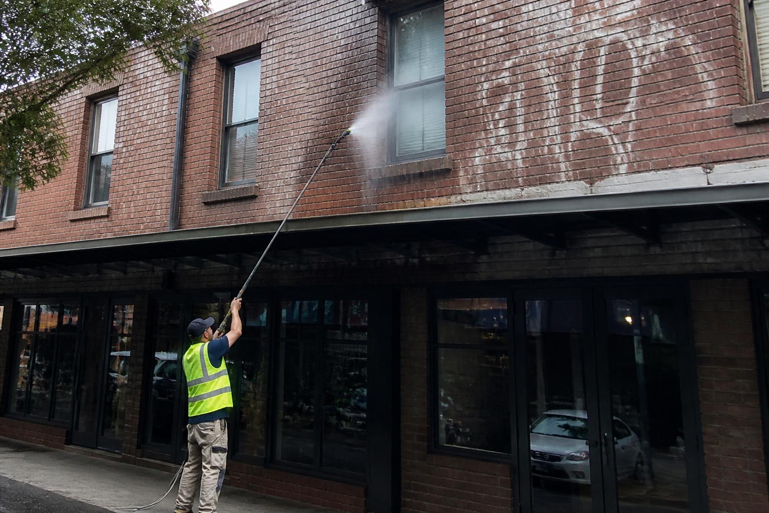 Commercial Building Washing